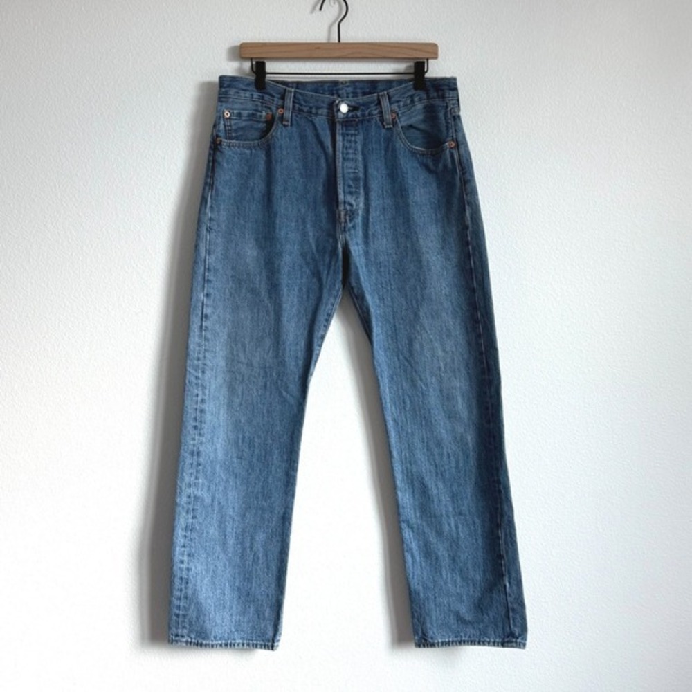 Levi's 501 Original Fit Jeans 34x32 Blue Medium Wash Straight Leg Button Fly